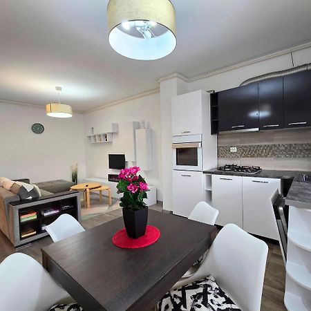 Apartment "Solar 48", Private Parking, One Bedroom Bucureşti Exterior foto